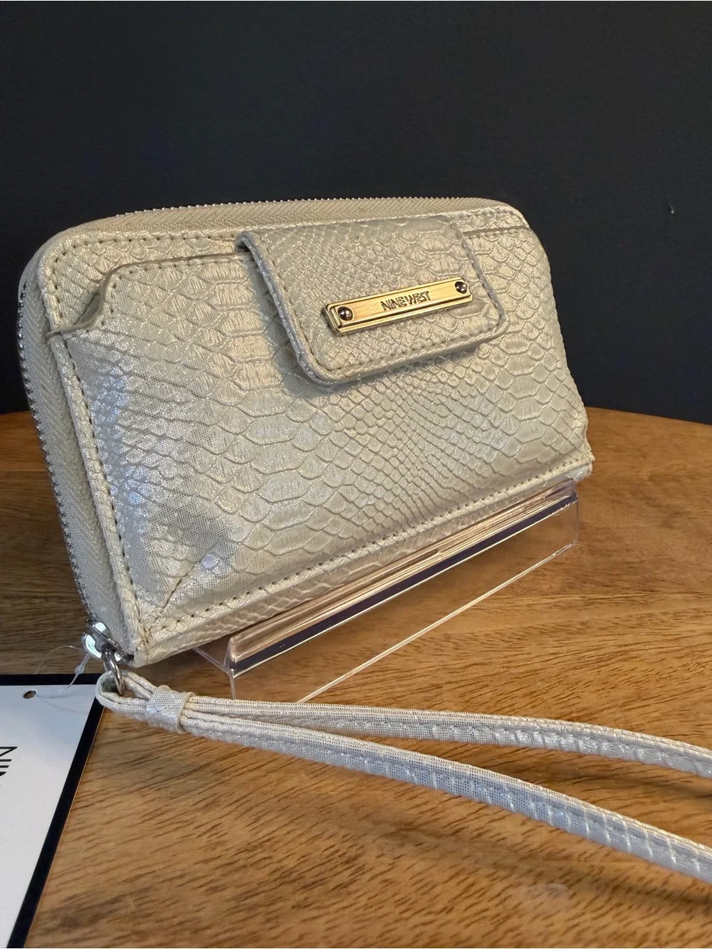 Nine West White Textured Wristlet Wallet